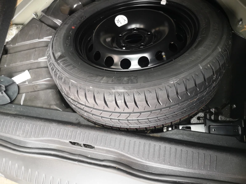 Renault Scenic Turbo Swiss Edition 131кс, снимка 14 - Автомобили и джипове - 53388492