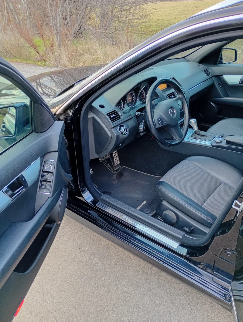 Mercedes-Benz C 180, снимка 10 - Автомобили и джипове - 53447354