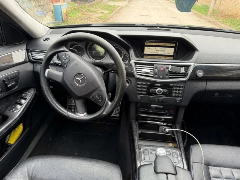 Mercedes-Benz E 350 Автомобила е обслужен: Масло на двигателя, всички , снимка 10 - Автомобили и джипове - 53536405