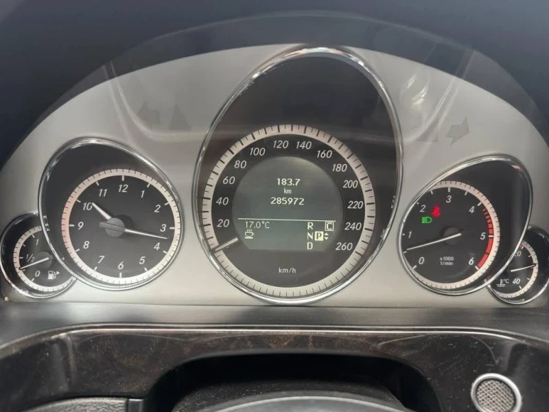 Mercedes-Benz E 350 Автомобила е обслужен: Масло на двигателя, всички , снимка 11 - Автомобили и джипове - 53536405