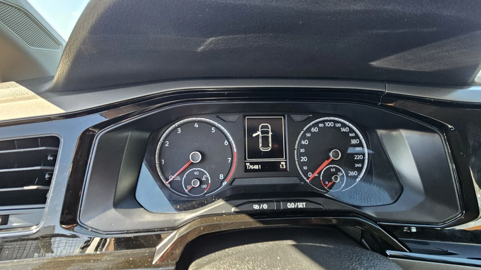 VW Polo 1.0i, снимка 7 - Автомобили и джипове - 54962254
