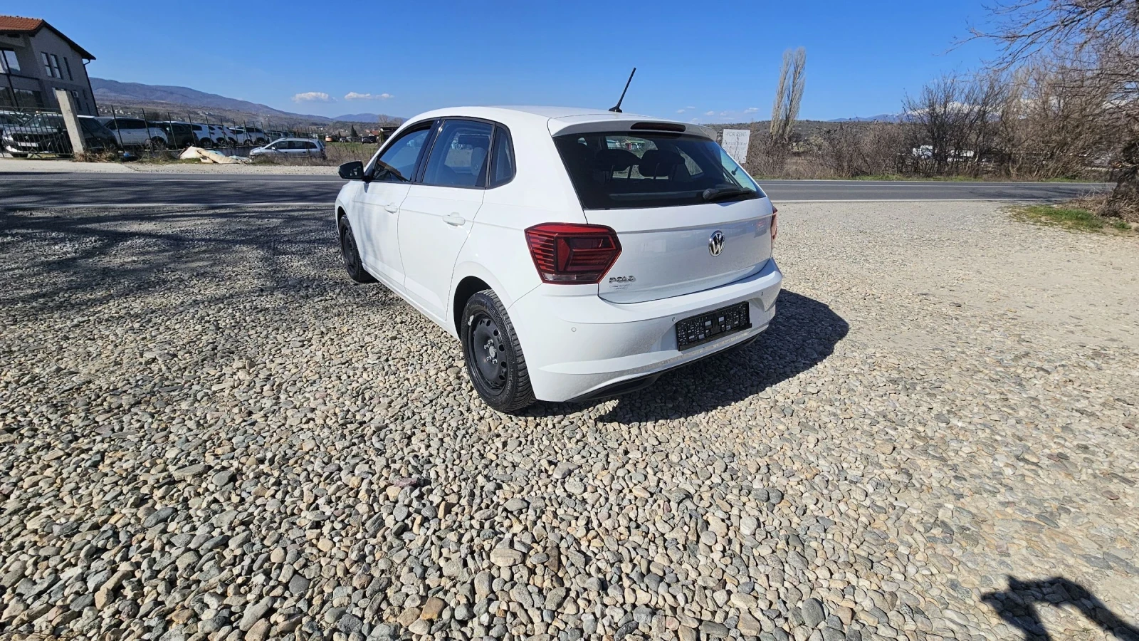 VW Polo 1.0i, снимка 9 - Автомобили и джипове - 54962254