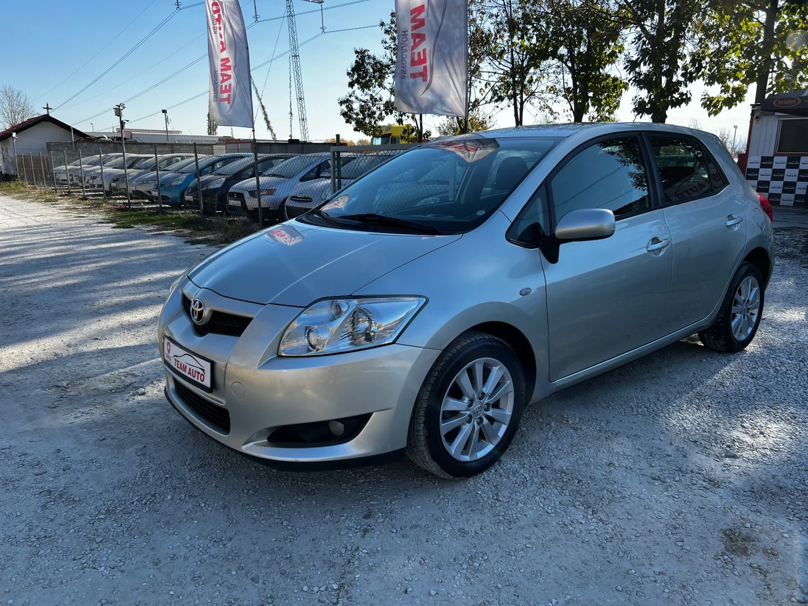 Toyota Auris 1.6i SWISS TOP - изображение 3