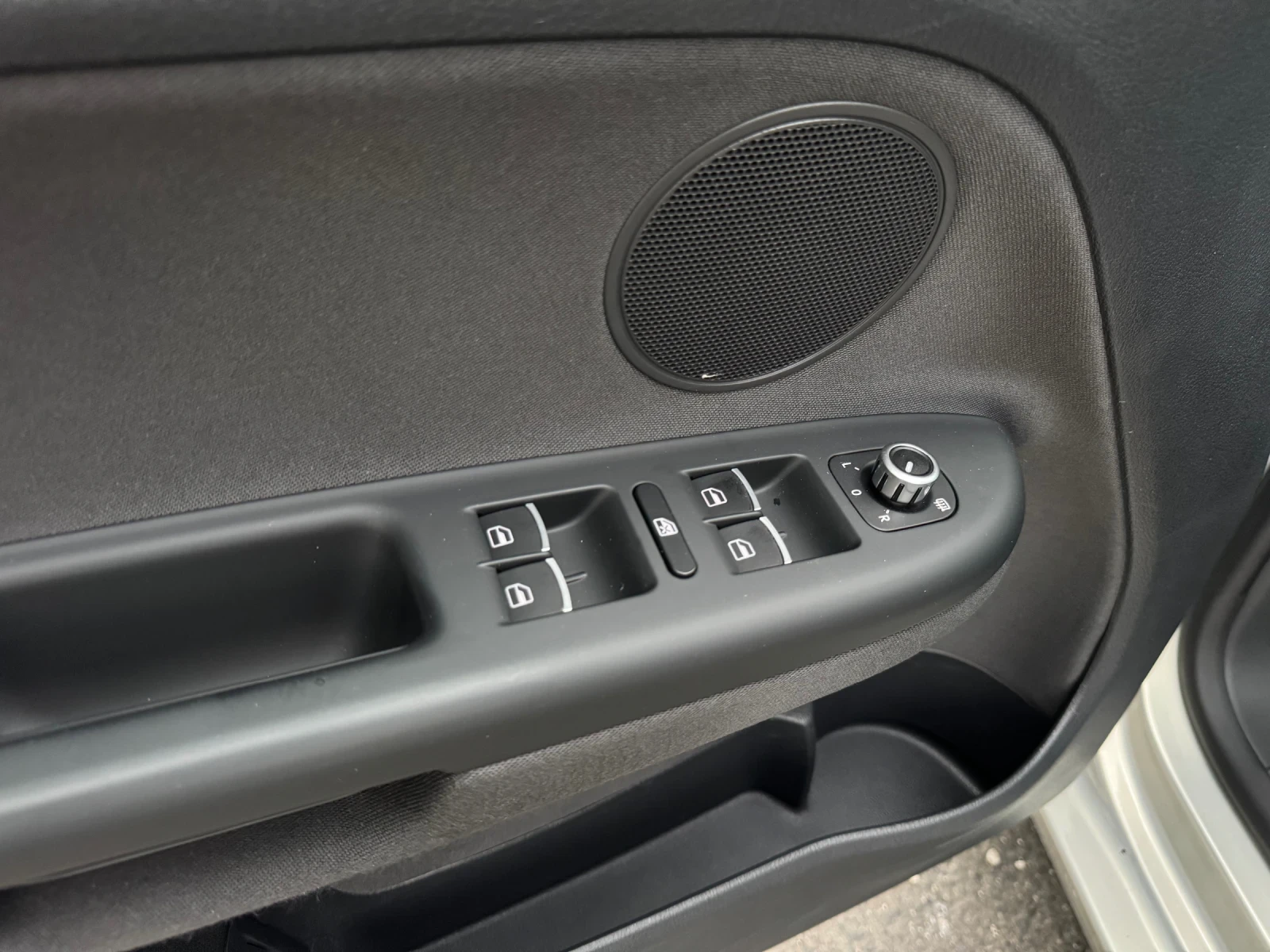 VW Golf Plus 1.6TDI* Highline* UNIKAT - изображение 8