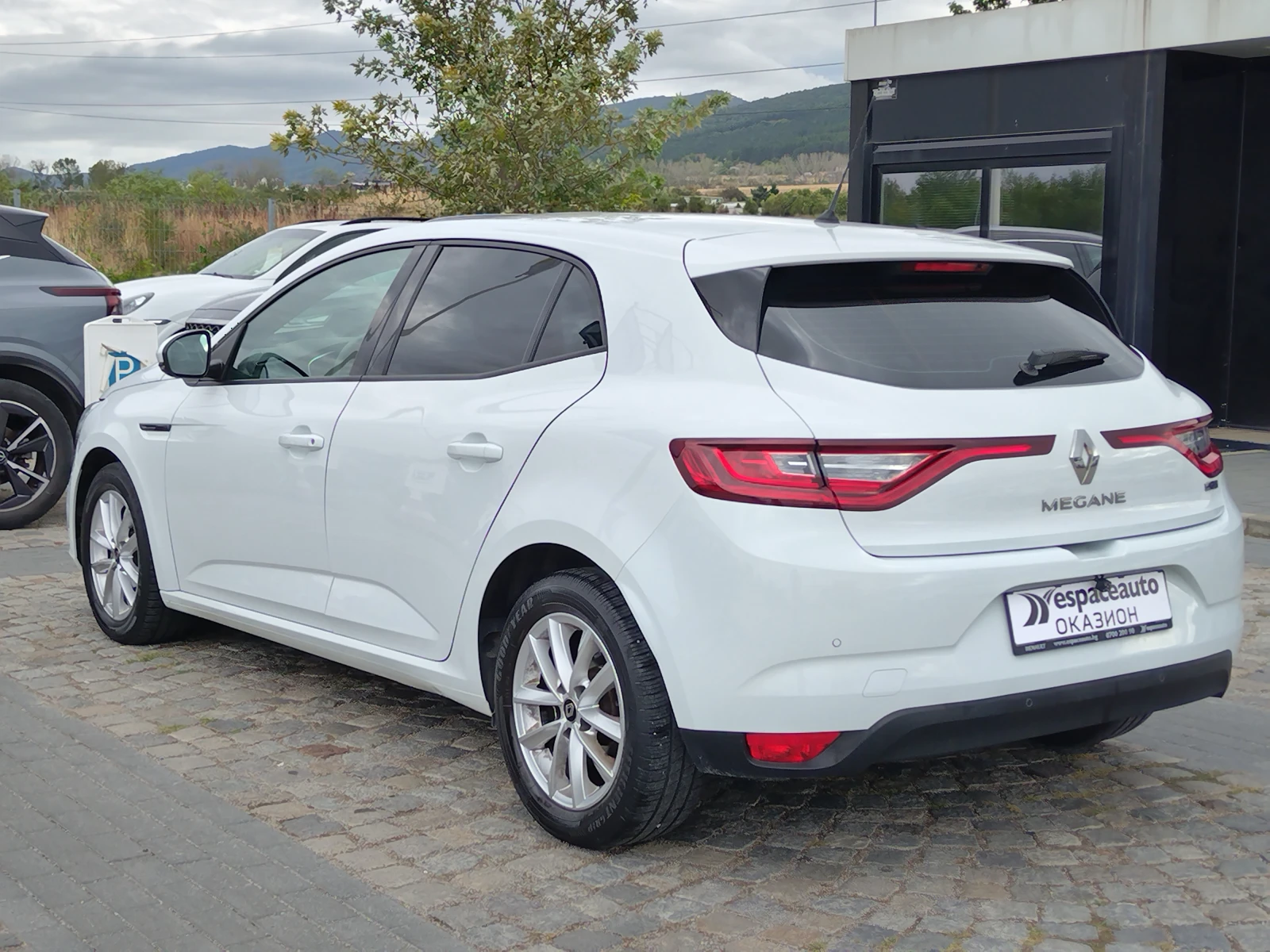 Renault Megane 1.3TCe/115 к.с./Life - изображение 7