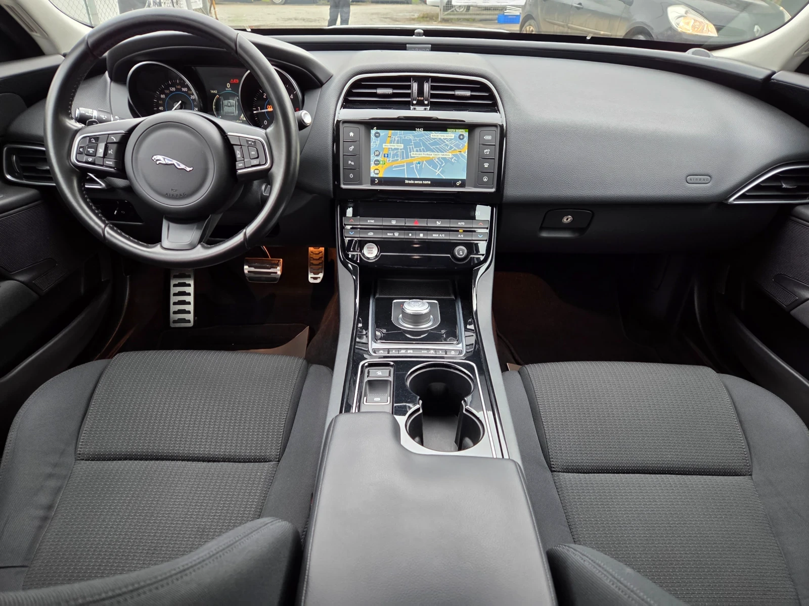 Jaguar XE 2.0D4x4 180ps | Mobile.bg � ����������� 13