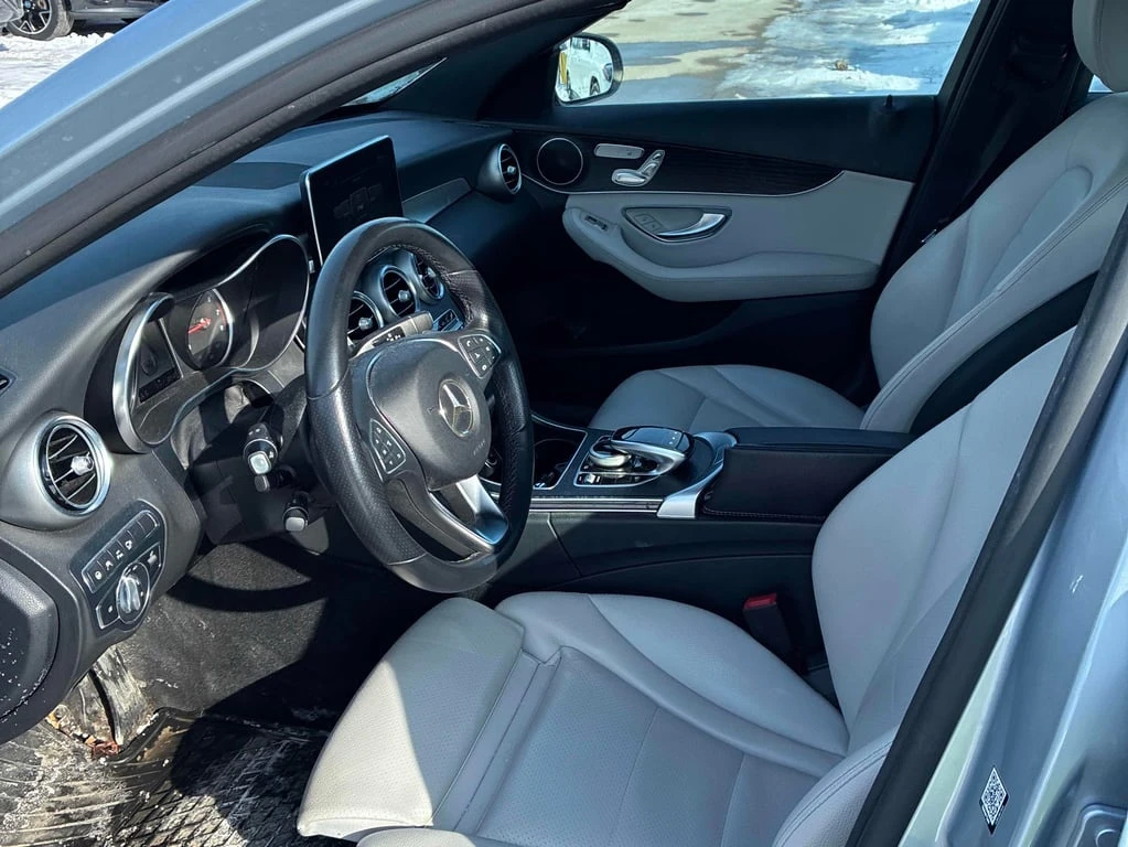 Mercedes-Benz C 300 * CARFAX * ЦЕНА ДО БГ - изображение 4