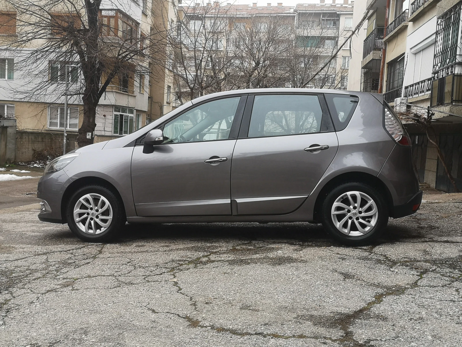 Renault Scenic Turbo Swiss Edition 131кс - изображение 4