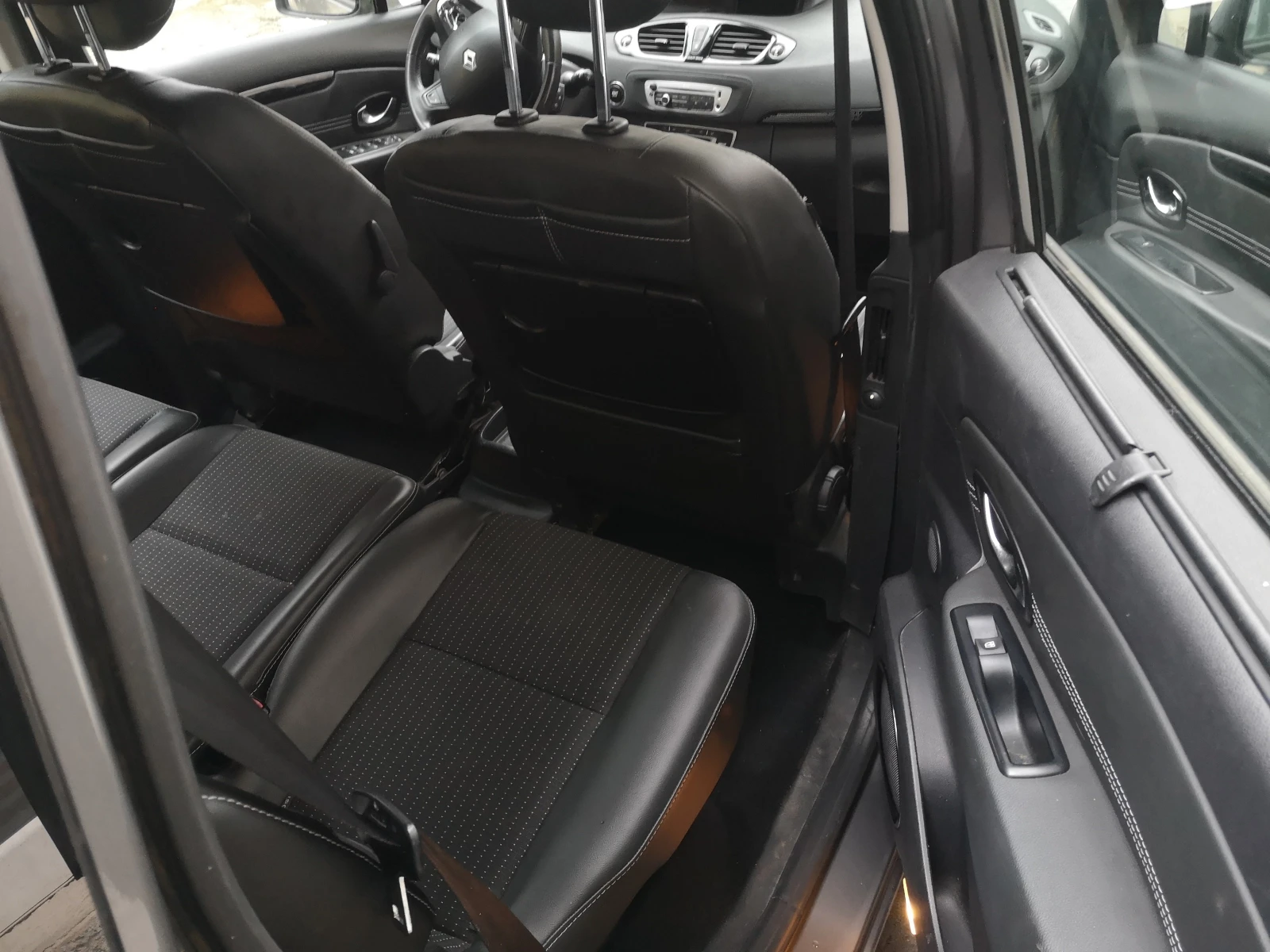 Renault Scenic Turbo Swiss Edition 131�� | Mobile.bg � ����������� 11