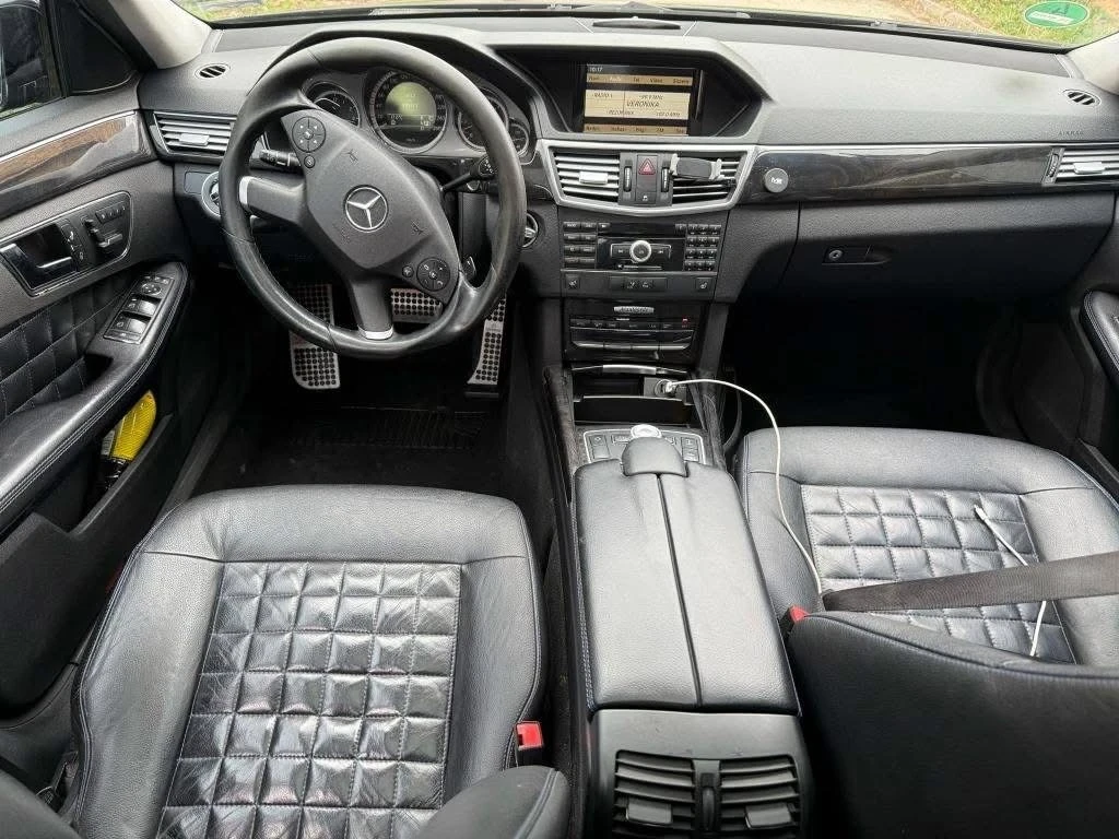 Mercedes-Benz E 350 Автомобила е обслужен: Масло на двигателя, всички  - изображение 9