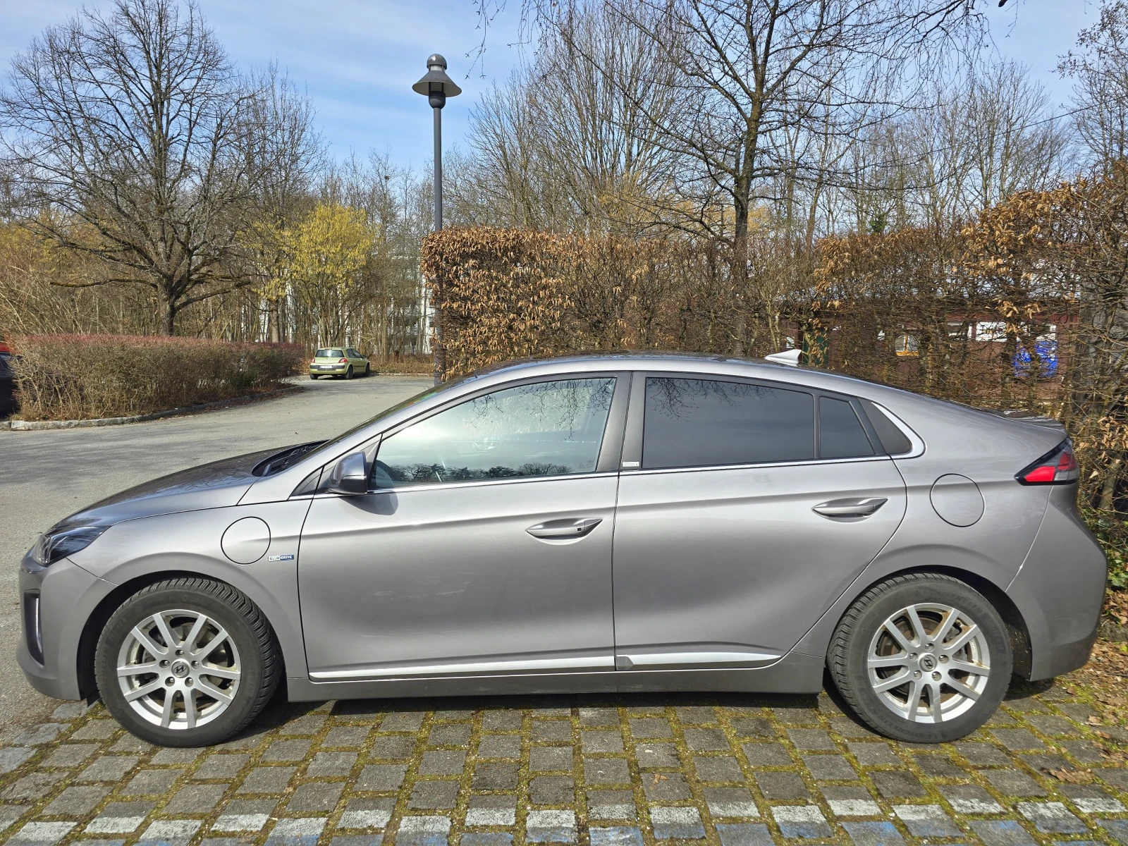 Hyundai Ioniq Plug In Prime Facelift 2021 - изображение 2