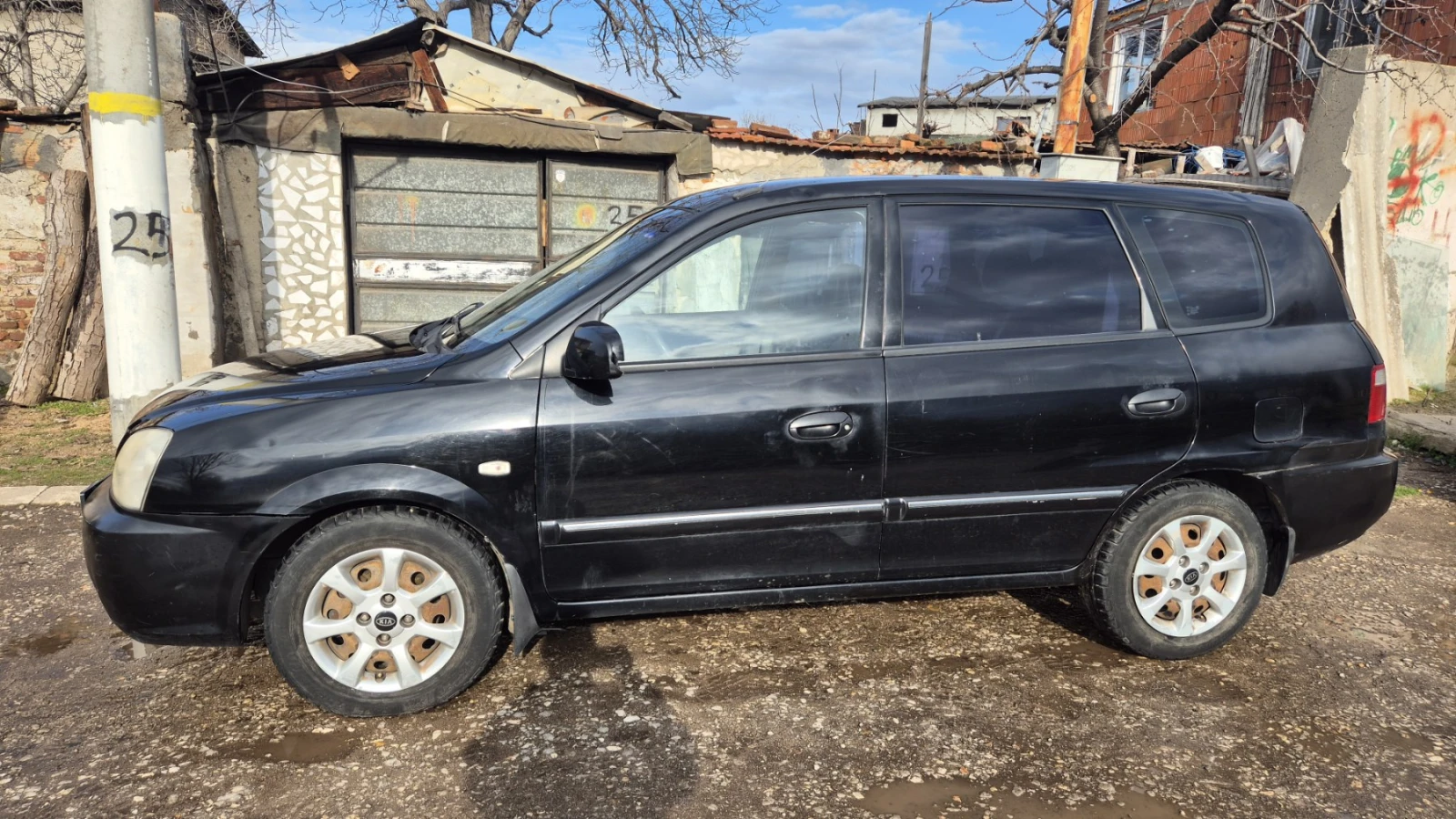 Kia Carens, снимка 9 - Автомобили и джипове - 53985598