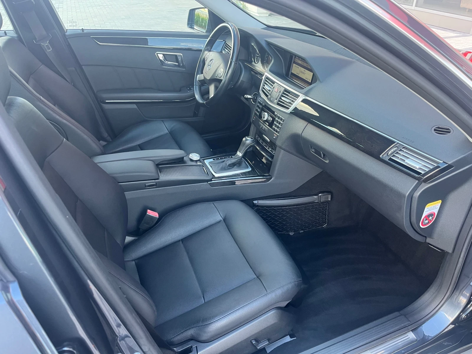 Mercedes-Benz E 220 Avantgarde , снимка 9 - Автомобили и джипове - 53991886