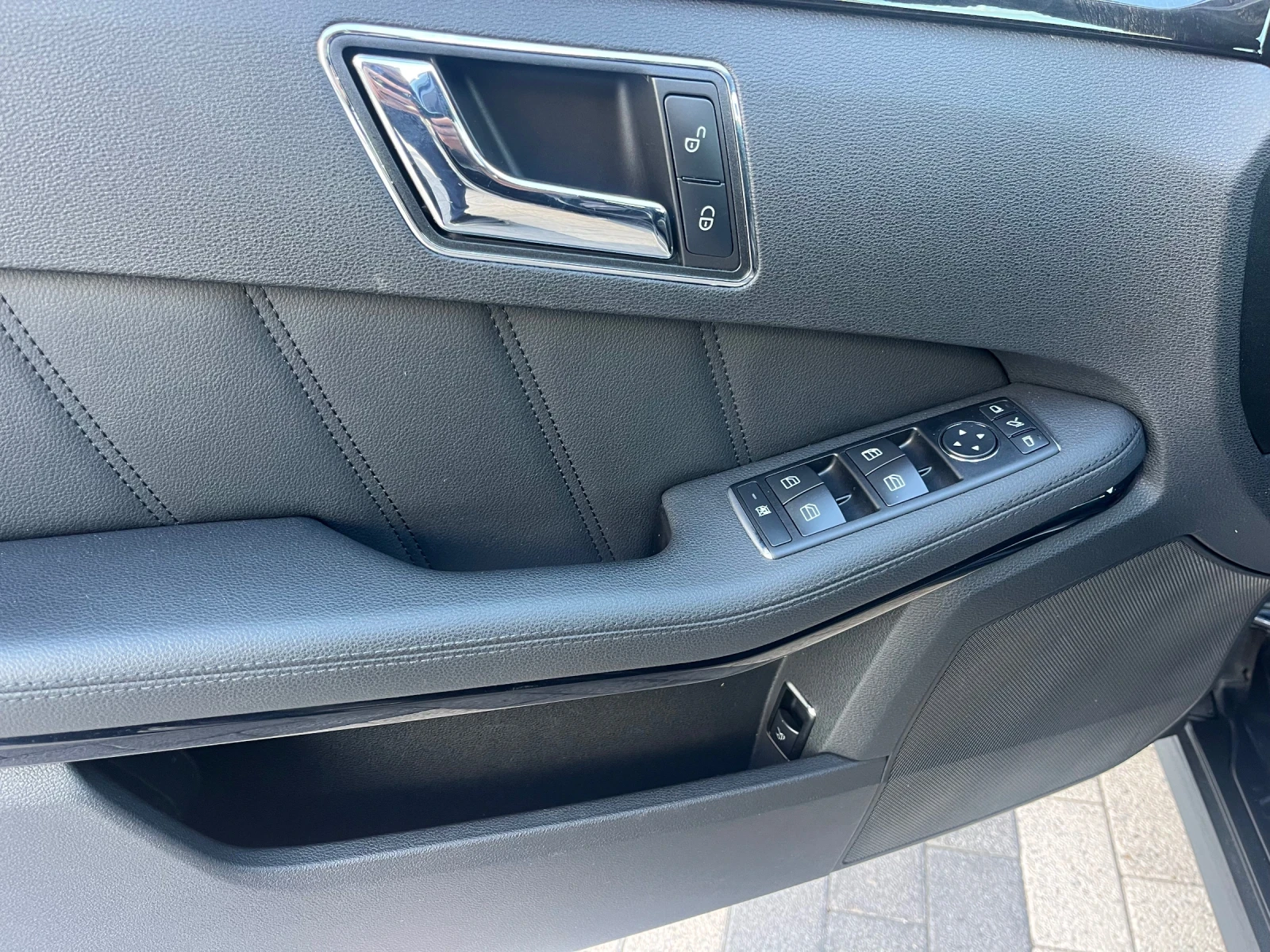 Mercedes-Benz E 220 Avantgarde , снимка 12 - Автомобили и джипове - 53991886