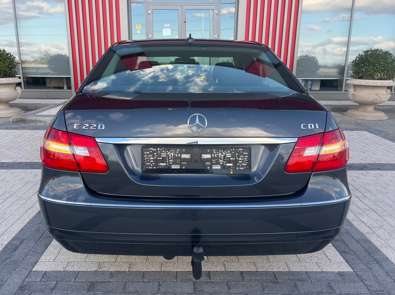 Mercedes-Benz E 220 Avantgarde , снимка 5 - Автомобили и джипове - 53991886