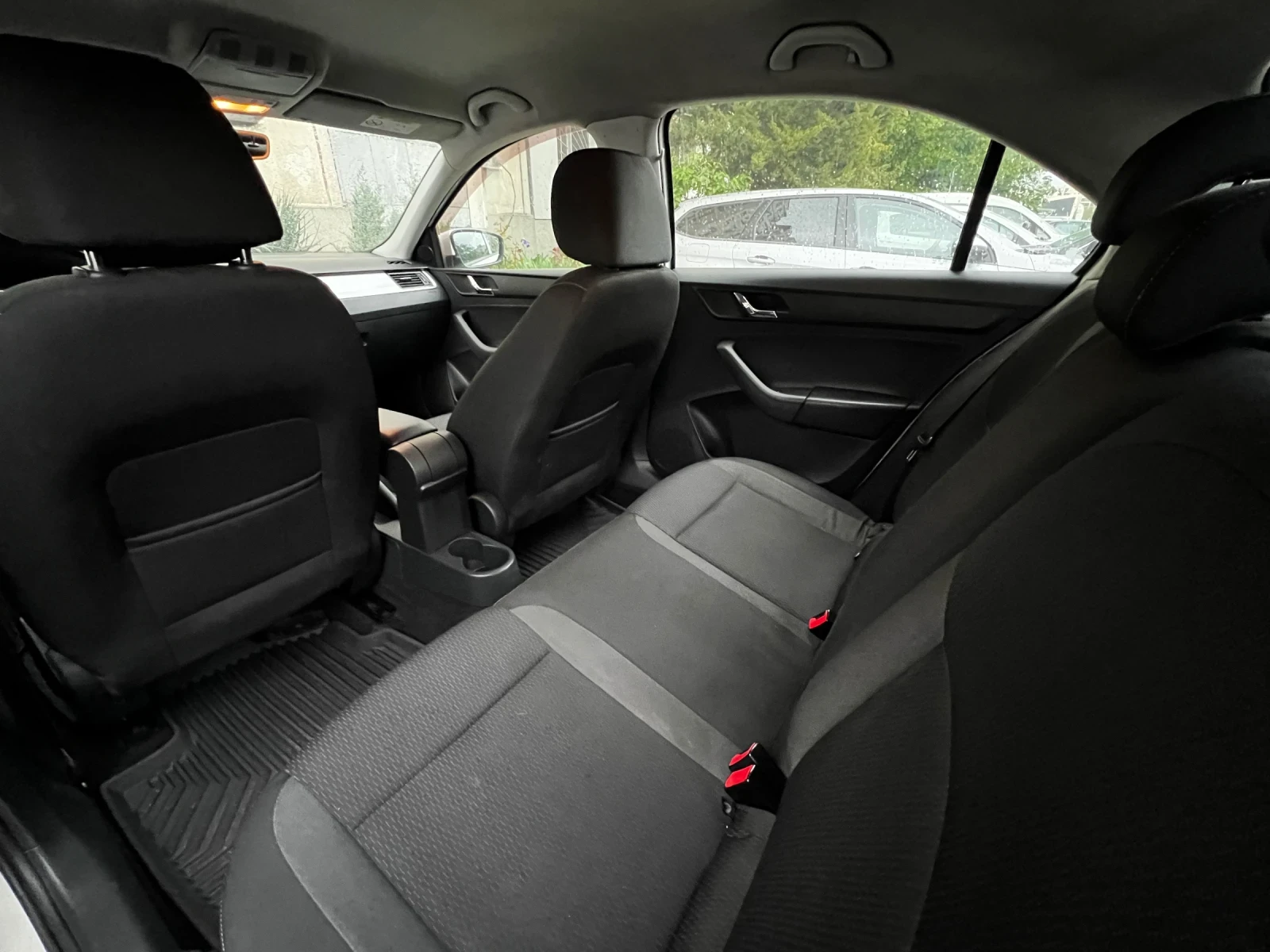 Skoda Rapid Facelift , снимка 17 - Автомобили и джипове - 54292289