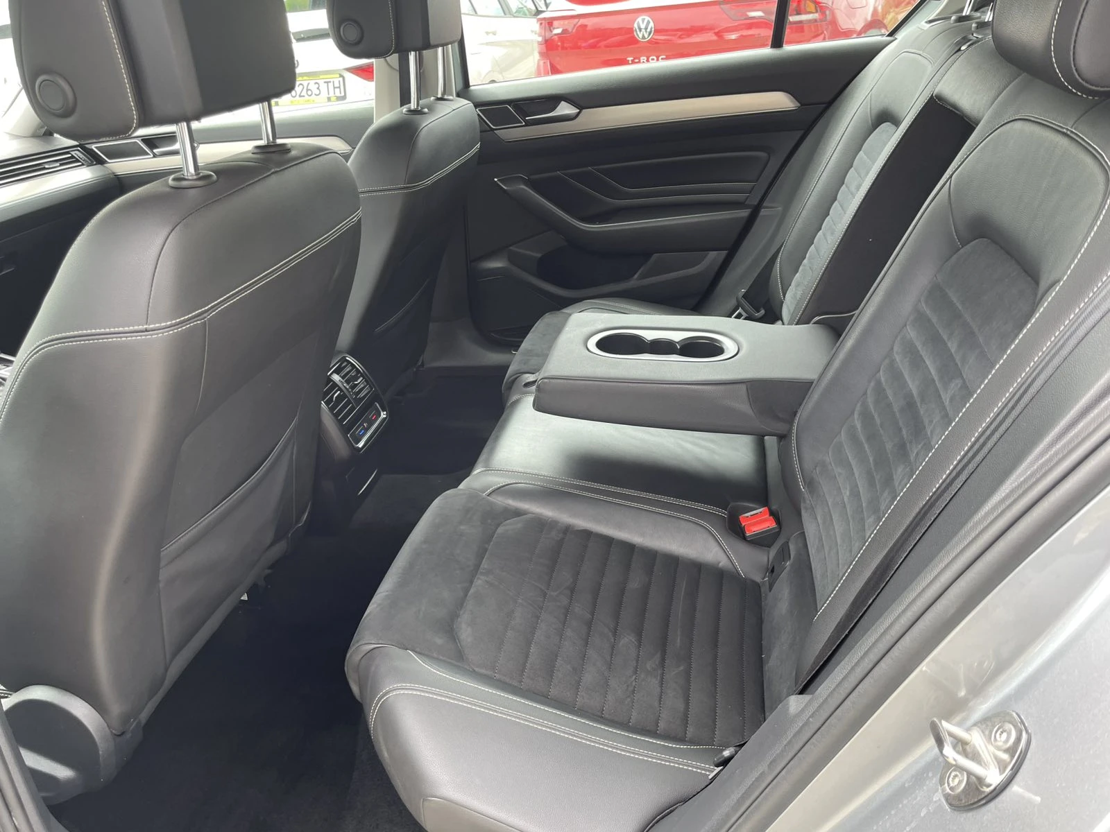 VW Passat ELEGANCE , снимка 16 - Автомобили и джипове - 54325185