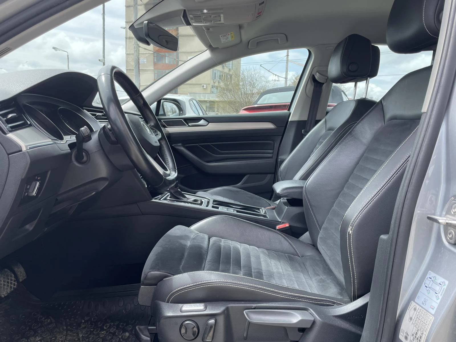 VW Passat ELEGANCE , снимка 5 - Автомобили и джипове - 54325185