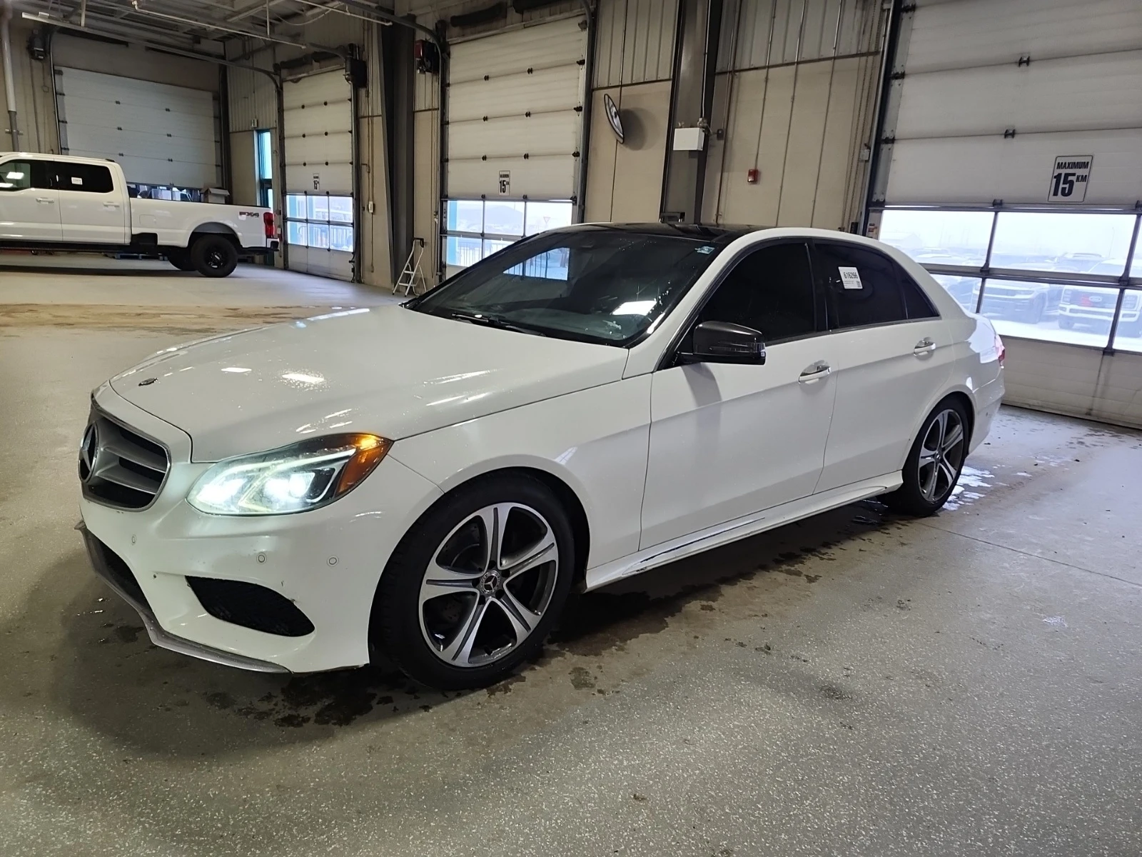 Mercedes-Benz E 400 * * CARFAX * * АВТО КРЕДИТ * * 