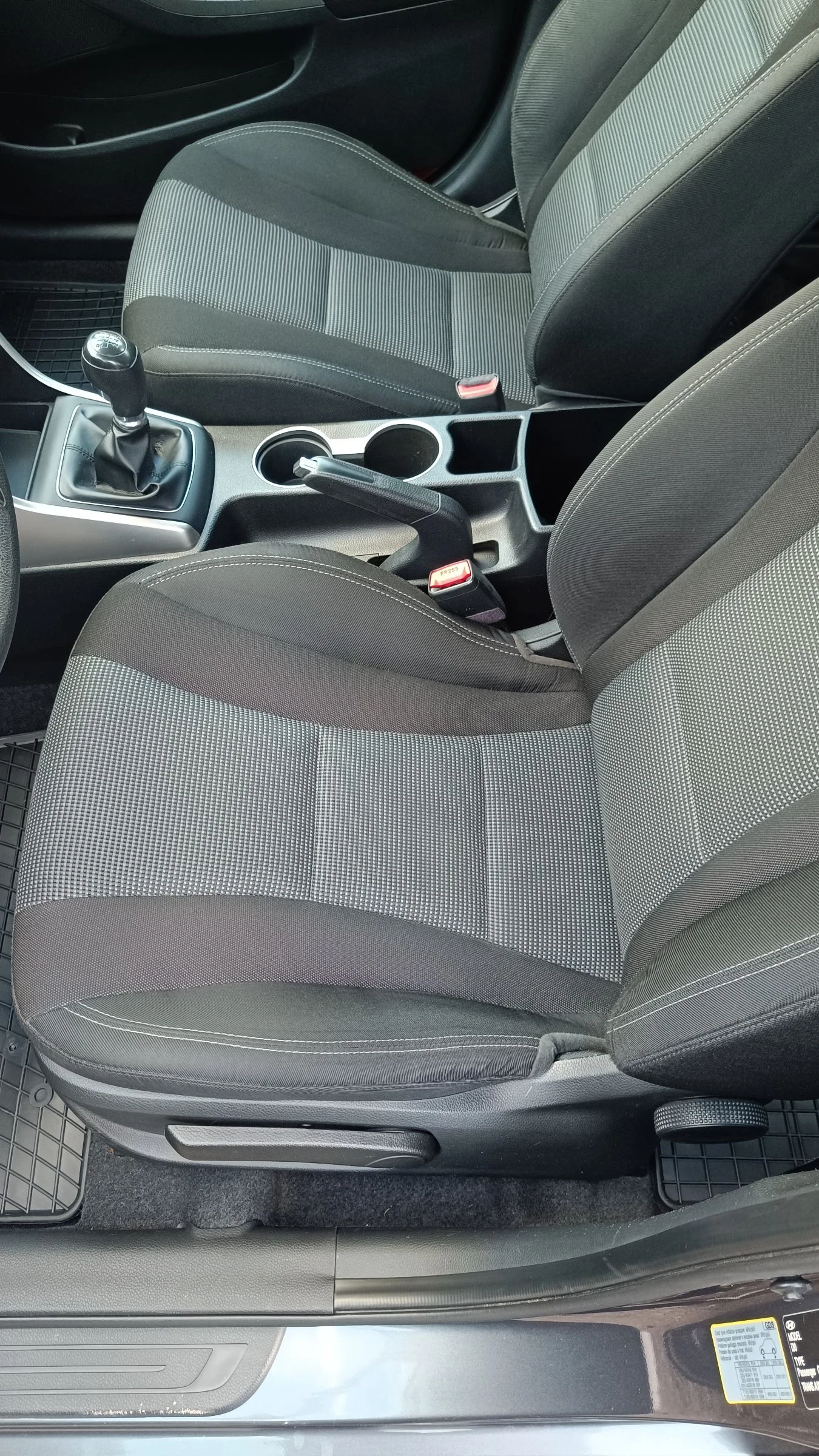 Hyundai I30 1.4-100кс., снимка 12 - Автомобили и джипове - 54746147