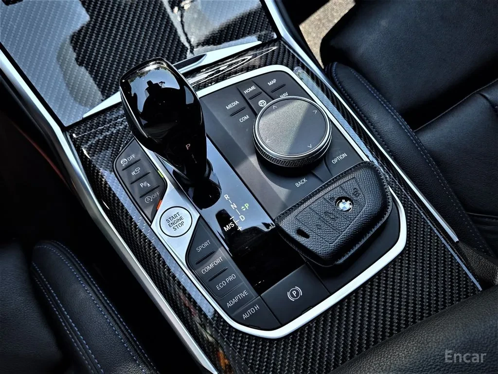 BMW 340 i* DISTRONIC* 360 CAMS, снимка 9 - Автомобили и джипове - 54923499