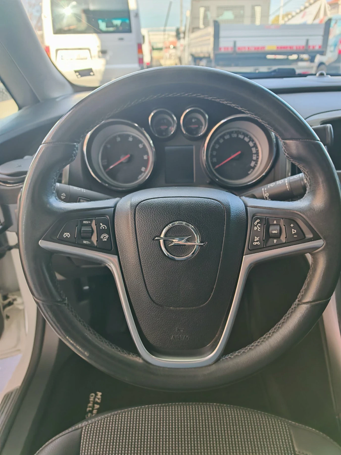 Opel Astra Sport Tourer , снимка 11 - Автомобили и джипове - 55243890