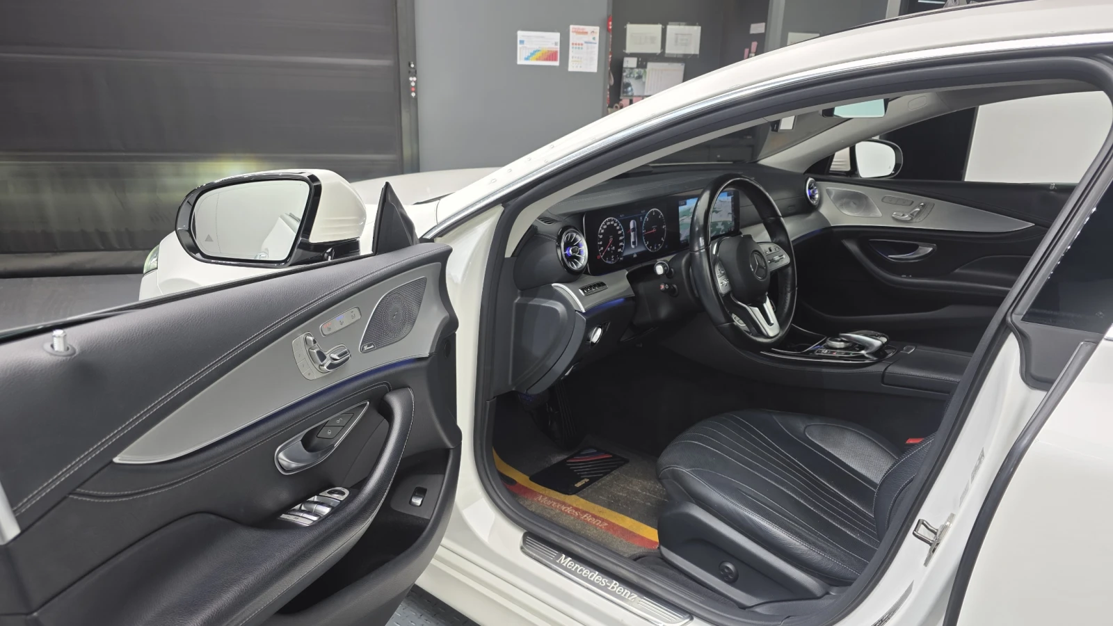 Mercedes-Benz CLS 400 HUD* BLIND SPOT* 360* ЕЛ. БАГАЖНИК* КРАЙНА ЦЕНА, снимка 10 - Автомобили и джипове - 55302249