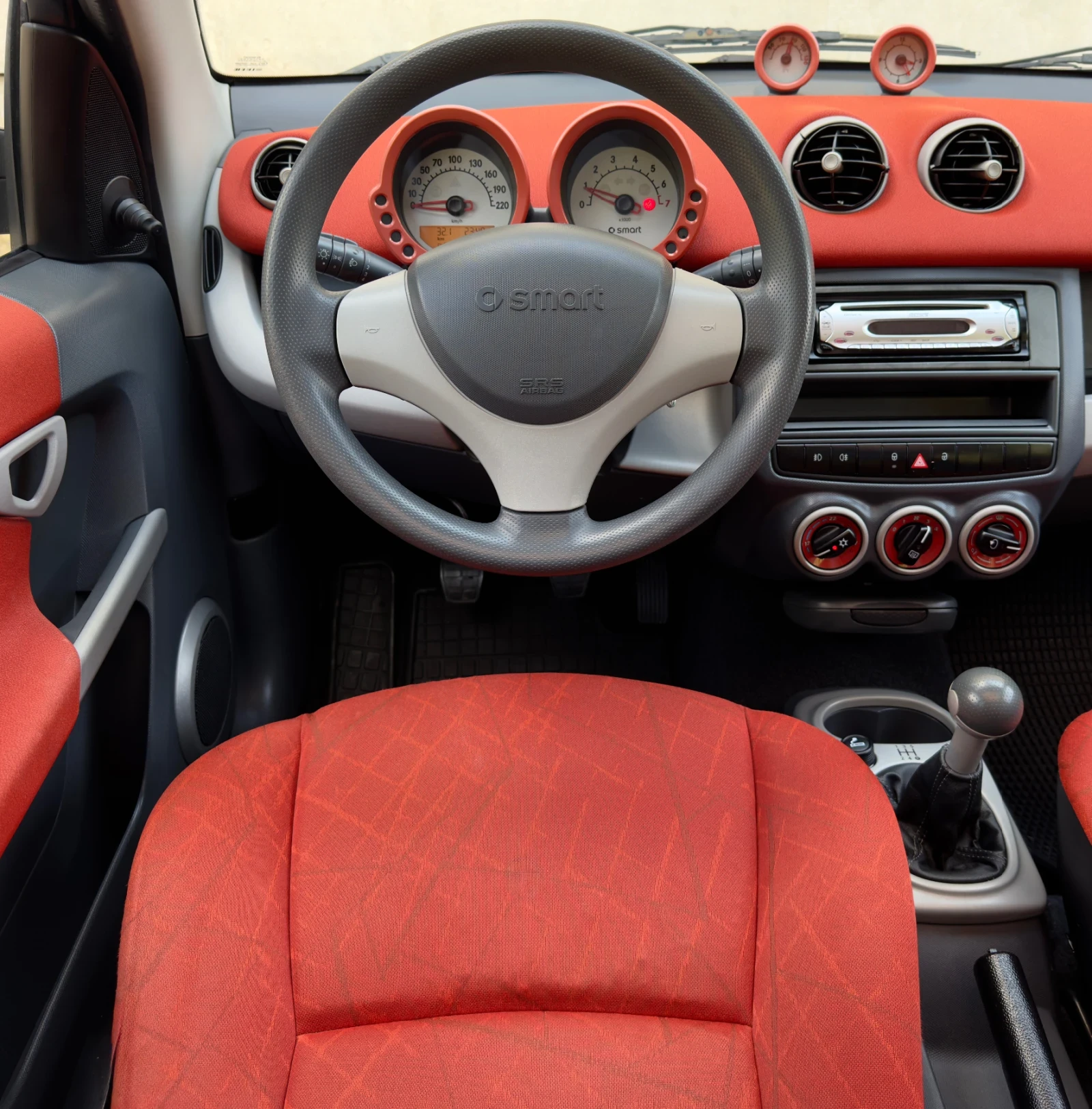 Smart Forfour 1.1i ПАНОРАМА* КЛИМАТИК, снимка 10 - Автомобили и джипове - 55590541