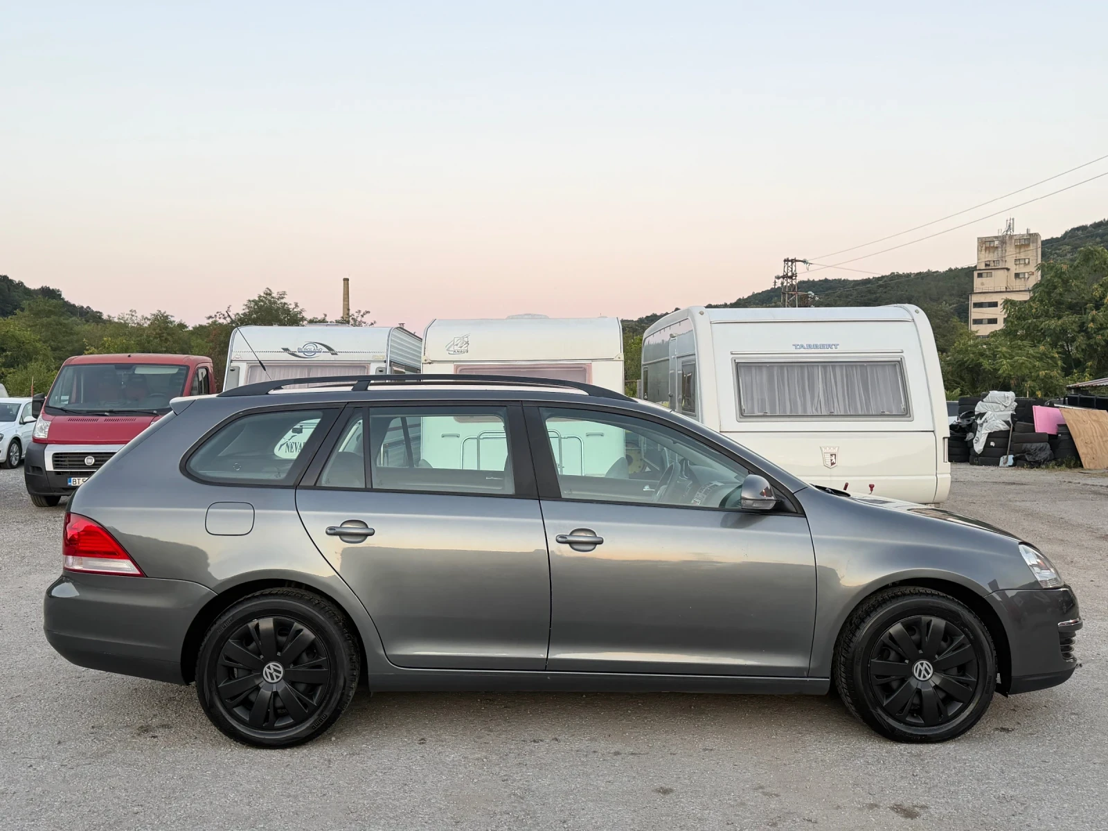VW Golf 1.9TDI НОВ ВНОС/СЕВЕРНА ИТАЛИЯ/УНИКАТ, снимка 2 - Автомобили и джипове - 55611059