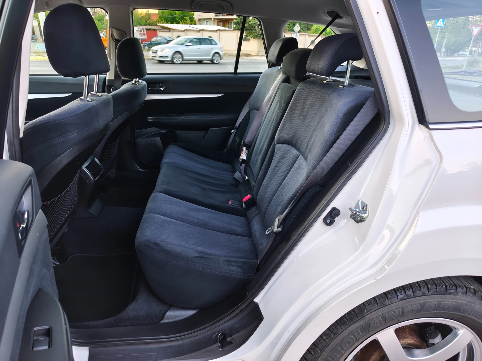 Subaru Outback 2.5I AWD 4x4 Автоматик, снимка 9 - Автомобили и джипове - 56110055