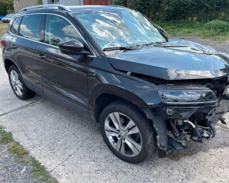 Skoda Karoq 1.6tdi, снимка 1 - Автомобили и джипове - 37645523