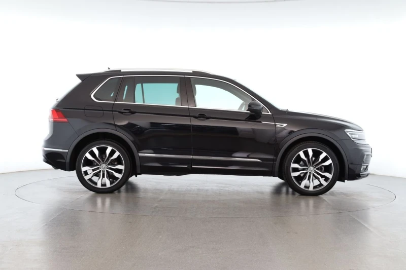 VW Tiguan 2.0 TDI R- LINE HEAD UP NAVI PANO , снимка 4 - Автомобили и джипове - 47418442