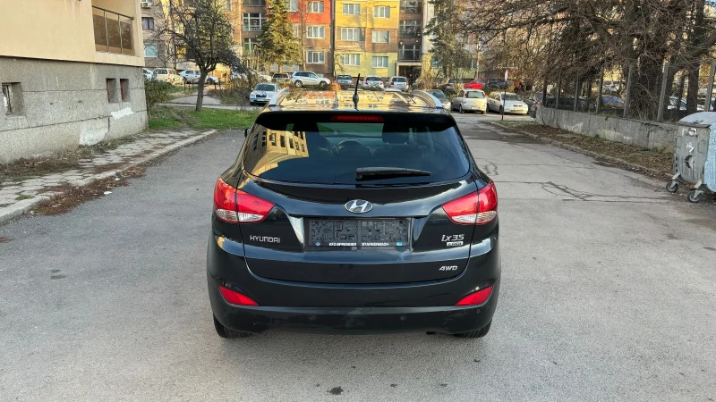 Hyundai IX35 2.0Crdi/4x4/Реални Км, снимка 8 - Автомобили и джипове - 48393516