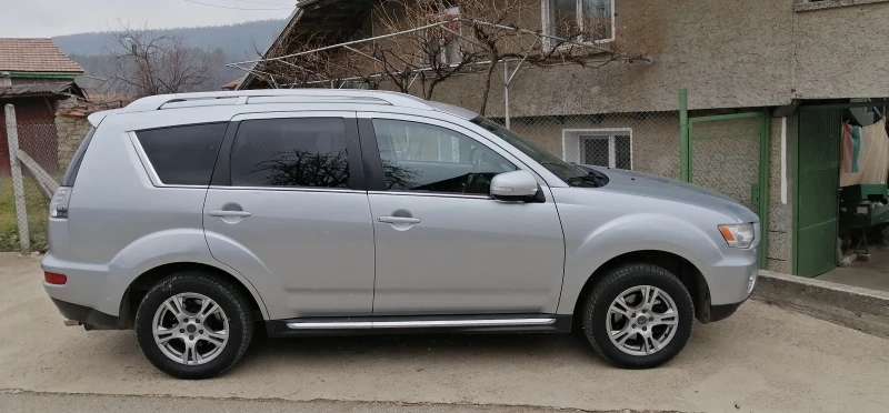 Mitsubishi Outlander 2.0 TDI 140p.s., снимка 5 - Автомобили и джипове - 49021917