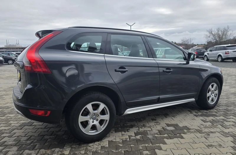 Volvo XC60 2.0D , снимка 4 - Автомобили и джипове - 53251667