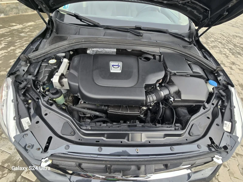 Volvo XC60 2.0D , снимка 14 - Автомобили и джипове - 53251667