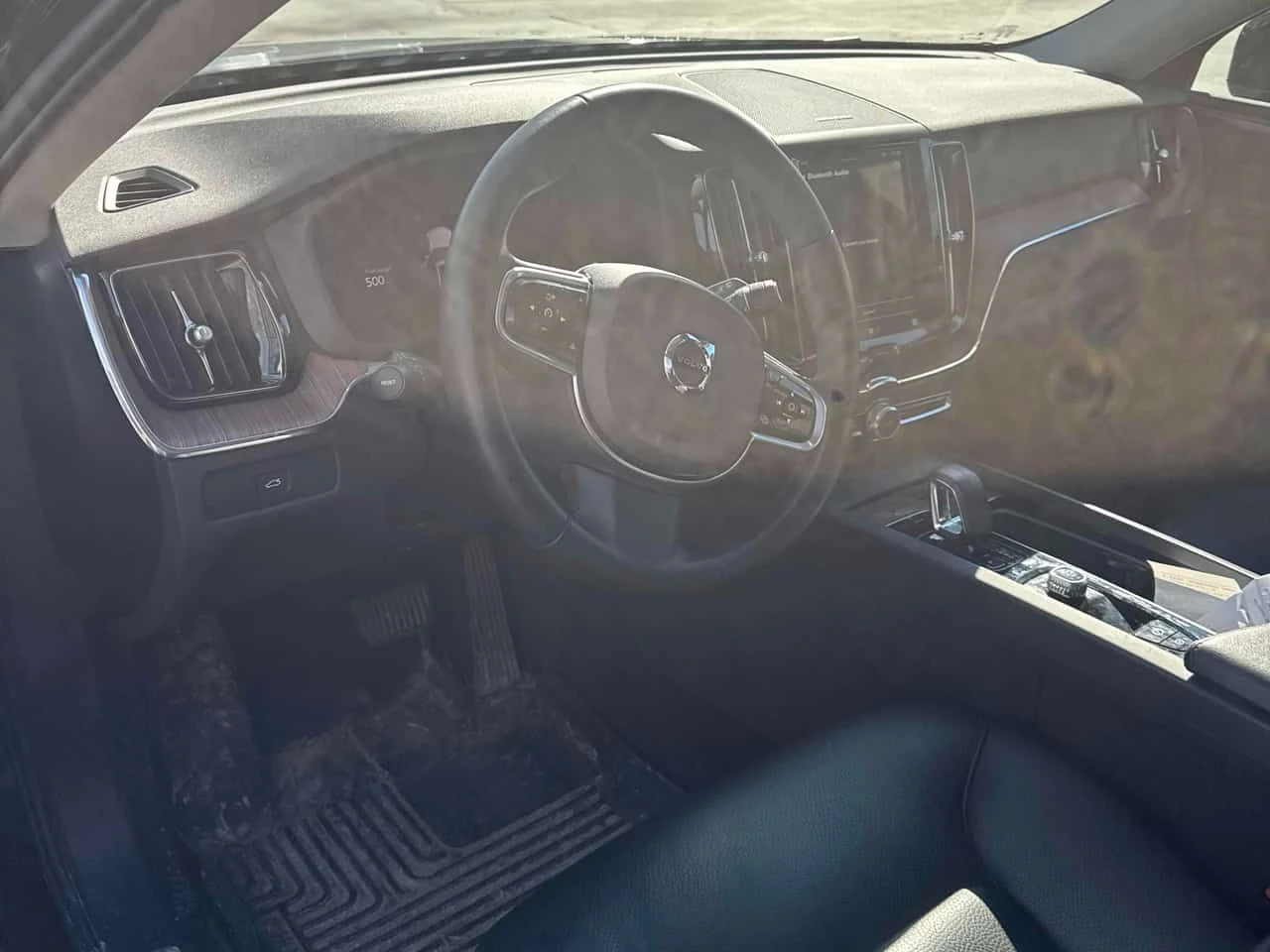 Volvo XC60 Plus Dark Theme  CARFAX, снимка 5 - Автомобили и джипове - 53894415