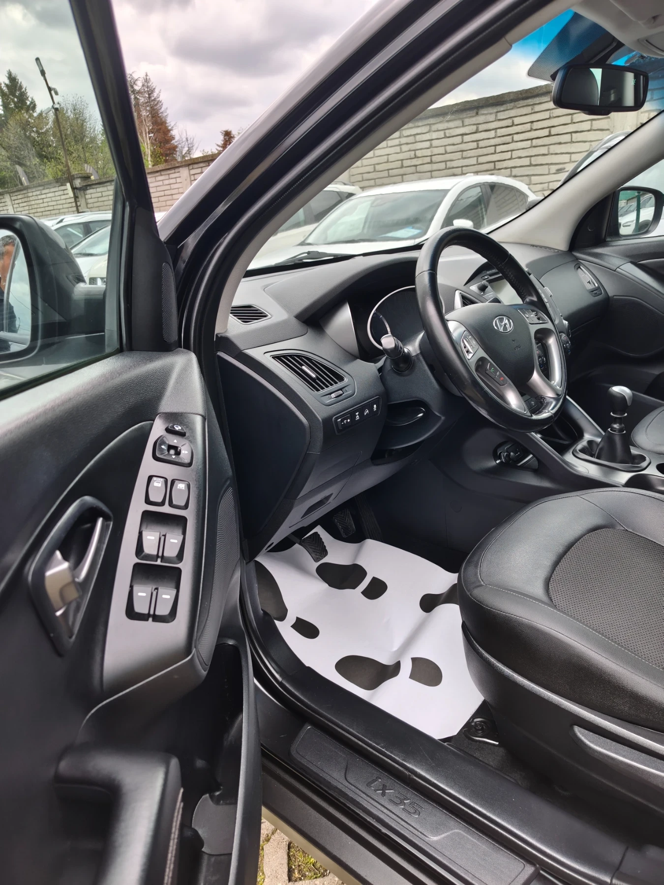 Hyundai IX35 2.0 фейслифт 4* 4 навигация панорама , снимка 6 - Автомобили и джипове - 54279741