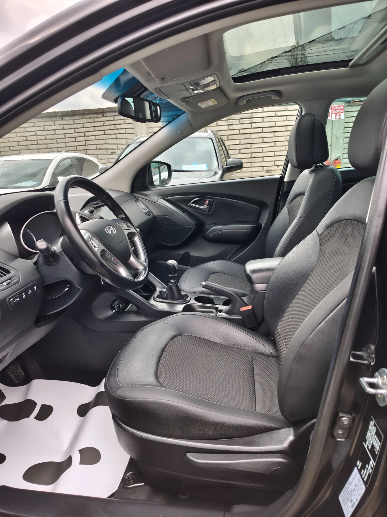 Hyundai IX35 2.0 фейслифт 4* 4 навигация панорама , снимка 7 - Автомобили и джипове - 54279741
