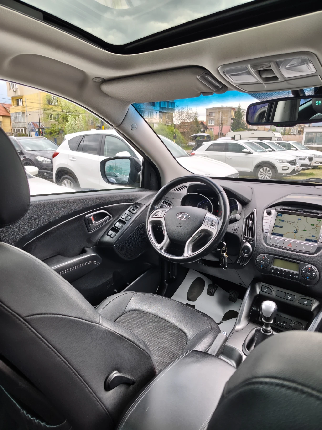 Hyundai IX35 2.0 фейслифт 4* 4 навигация панорама , снимка 14 - Автомобили и джипове - 54279741