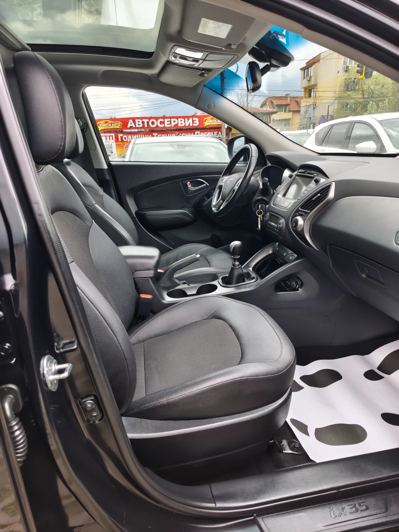 Hyundai IX35 2.0 фейслифт 4* 4 навигация панорама , снимка 13 - Автомобили и джипове - 54279741