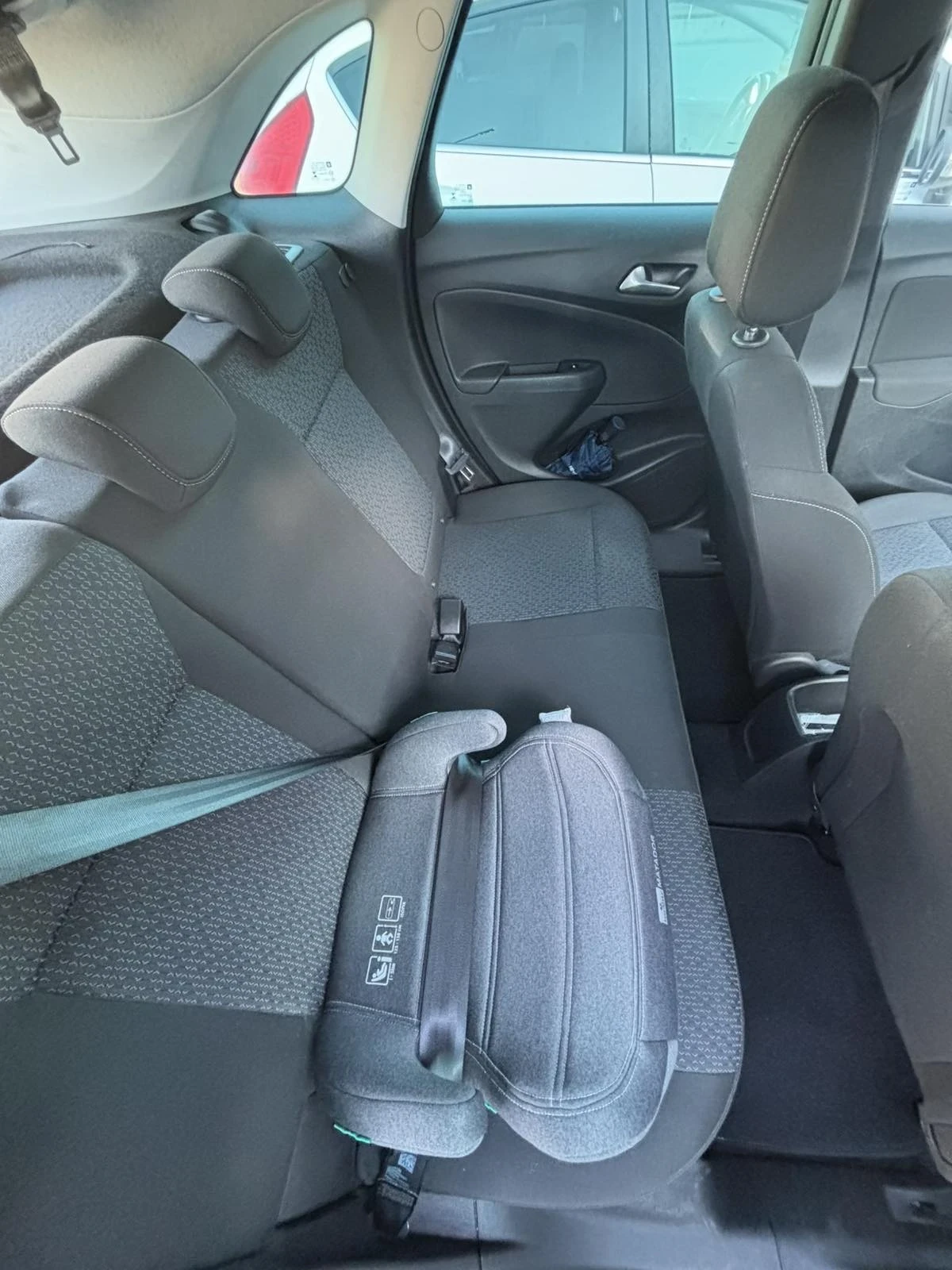 Opel Crossland X, снимка 12 - Автомобили и джипове - 54335919