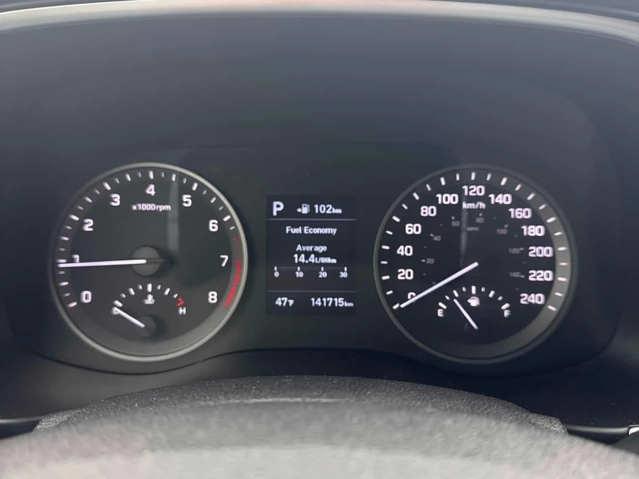 Hyundai Tucson Luxury  CARFAX, снимка 8 - Автомобили и джипове - 54341171