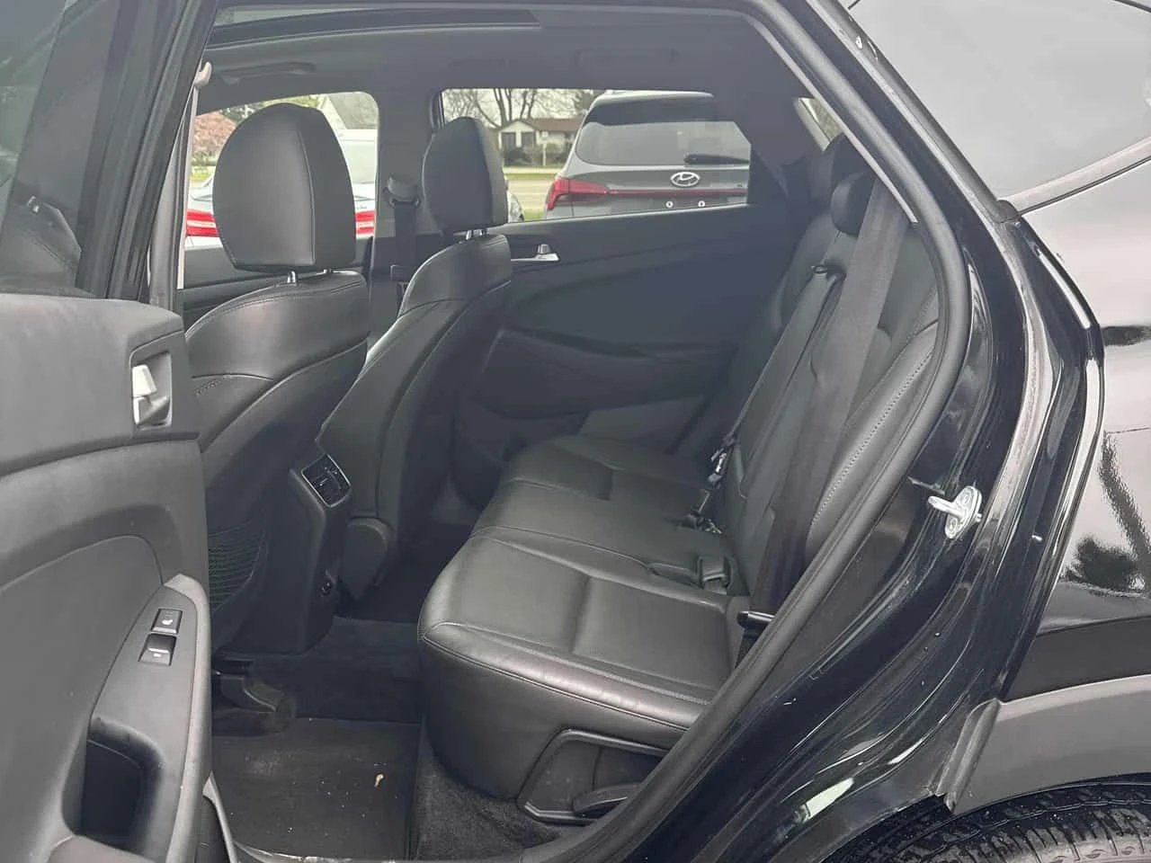 Hyundai Tucson Luxury  CARFAX, снимка 15 - Автомобили и джипове - 54341171