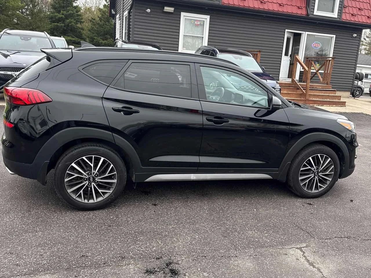 Hyundai Tucson Luxury  CARFAX, снимка 3 - Автомобили и джипове - 54341171