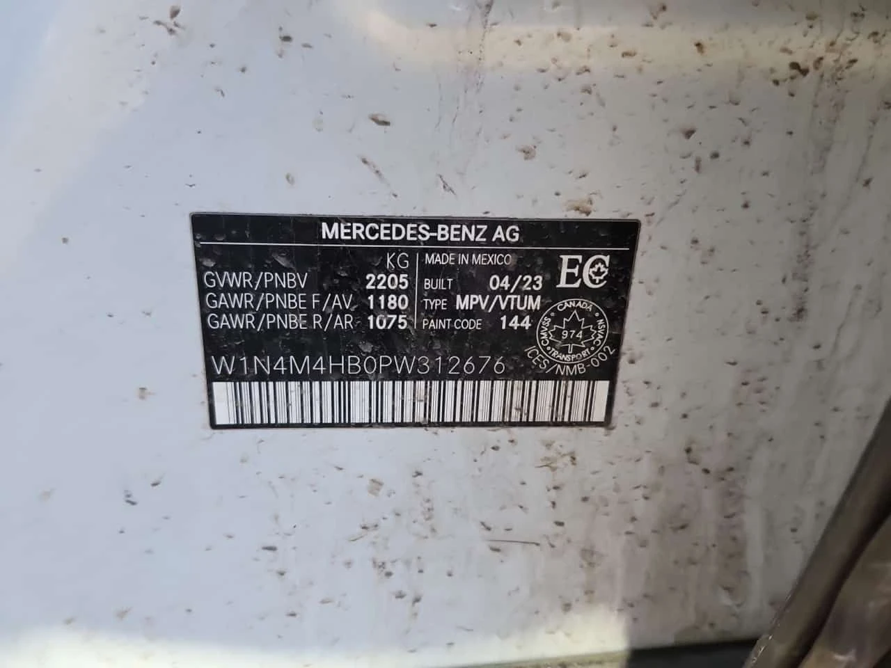 Mercedes-Benz GLB 250 4MATIC* DISTRONIC* AMBIENTNO* PANO* , снимка 14 - Автомобили и джипове - 54472452