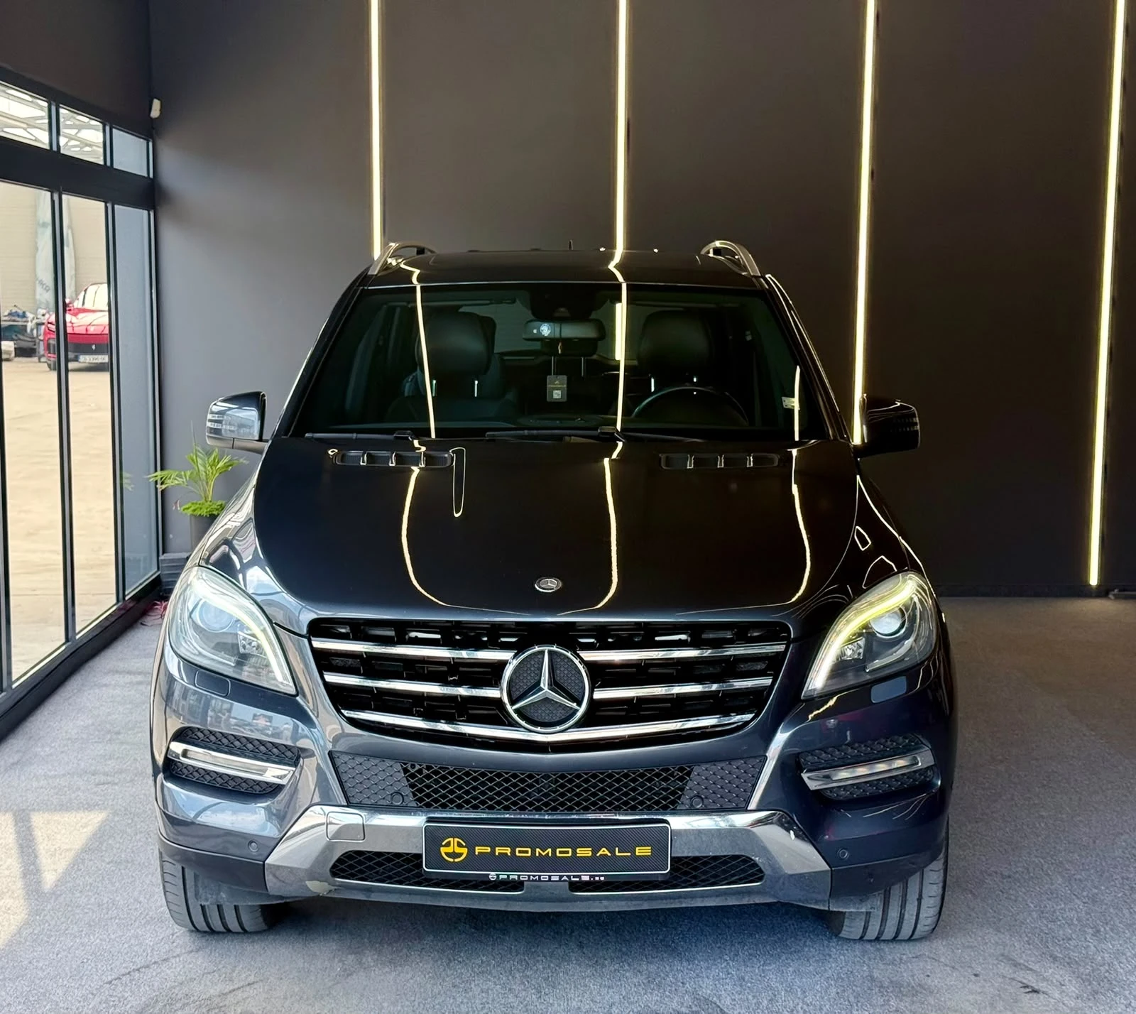 Mercedes-Benz ML 350 4M* Подгрев* Печка* Harmann Kardon* ЛИЗИНГ , снимка 2 - Автомобили и джипове - 55352826