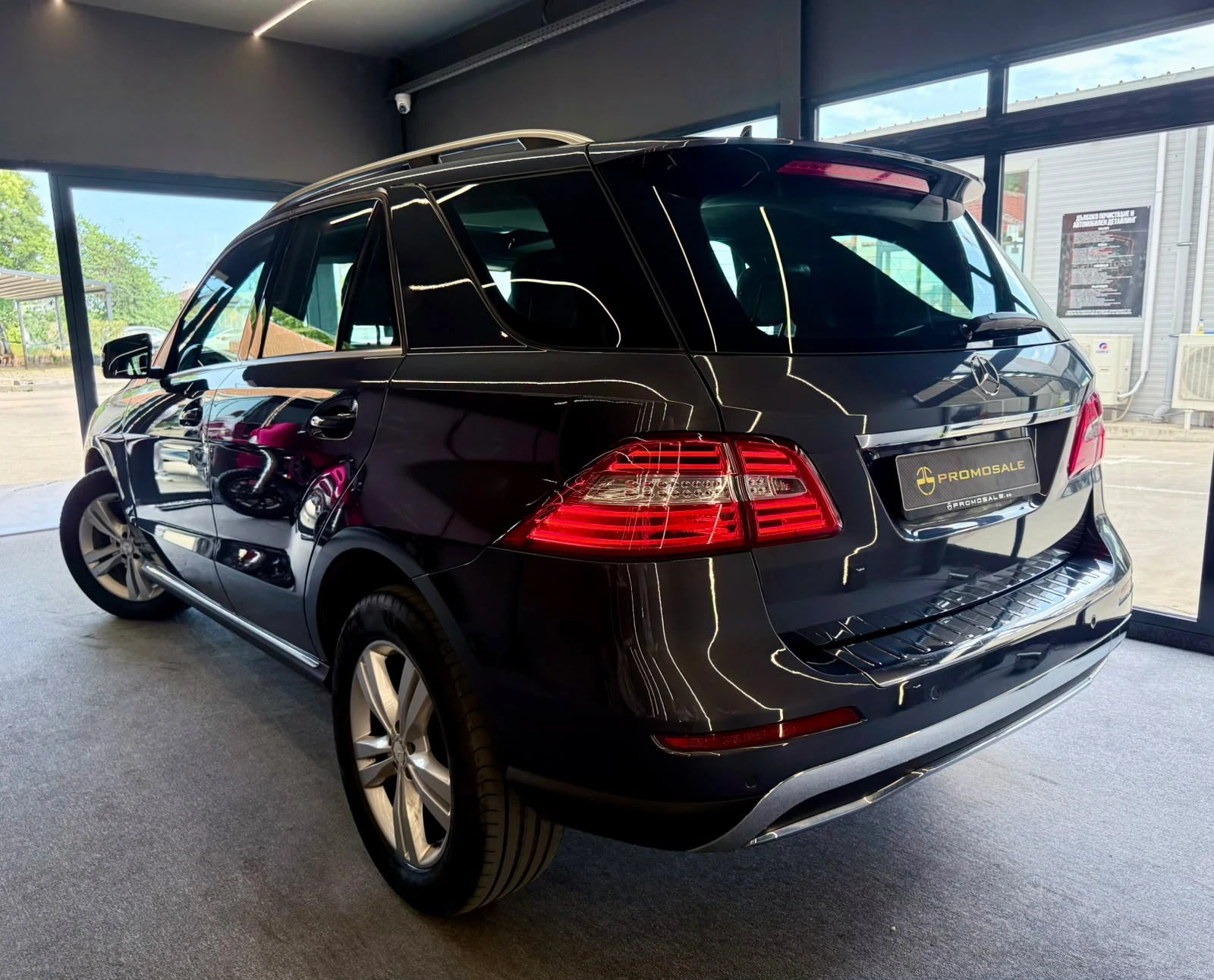 Mercedes-Benz ML 350 4M* Подгрев* Печка* Harmann Kardon* ЛИЗИНГ , снимка 4 - Автомобили и джипове - 55352826