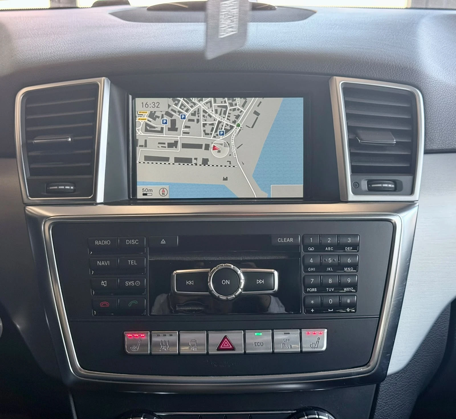 Mercedes-Benz ML 350 4M* Подгрев* Печка* Harmann Kardon* ЛИЗИНГ , снимка 12 - Автомобили и джипове - 55352826