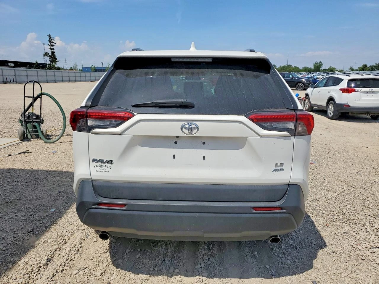 Toyota Rav4 LE AWD, снимка 5 - Автомобили и джипове - 55461996